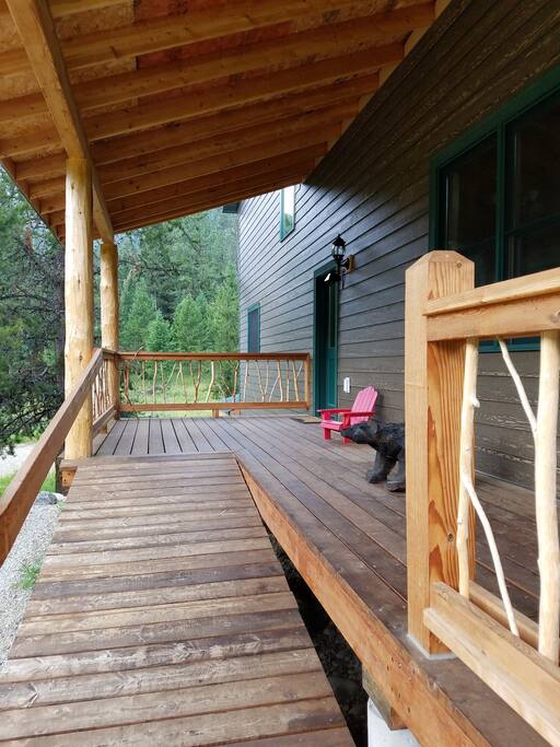 Wheelchair accessible entrance
