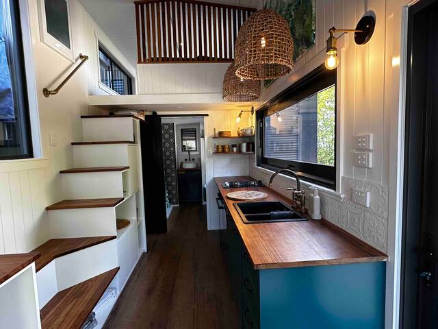 Chardonnay, A Tiny home for up to 4 in a vineyard. gallery image 5