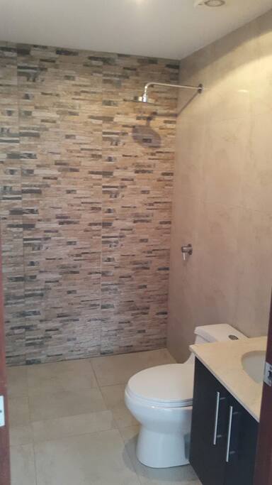 baño completo, griferia de primera
