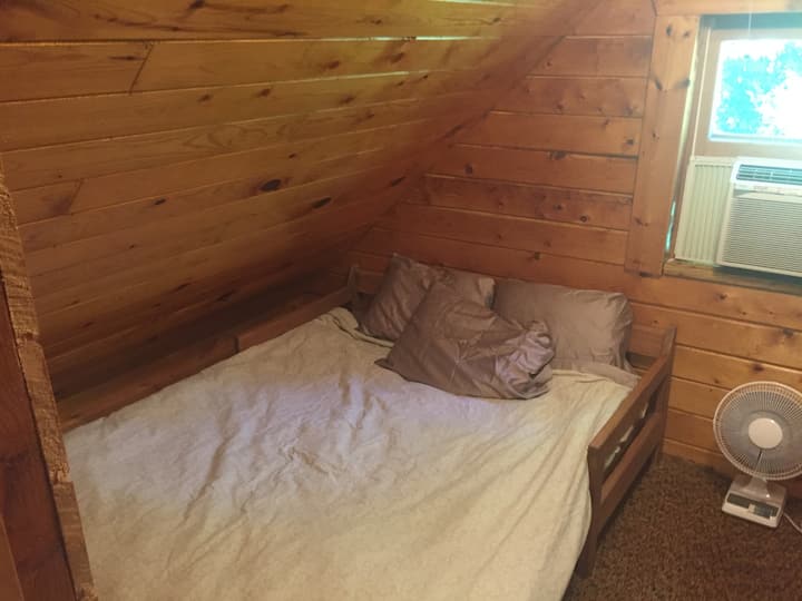 מיטה בלופט (מיטה זוגית)