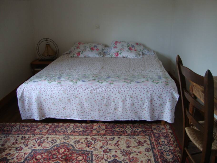 la chambre 10 m² - lit pour couple ou lits séparés pour 2 pers