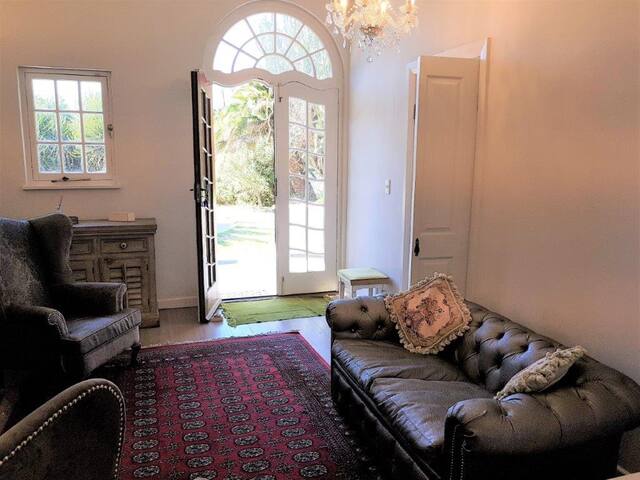 Pool Cottage gallery image 3