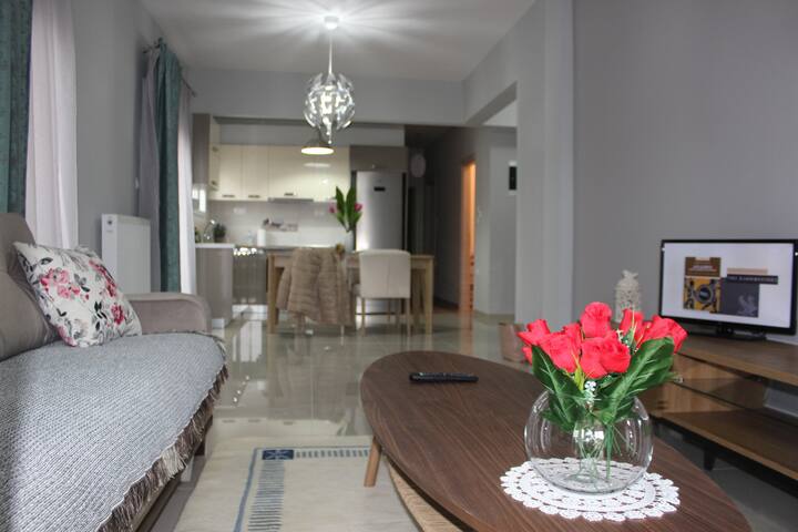 Luxury flat on Nea Paralia gallery image 5