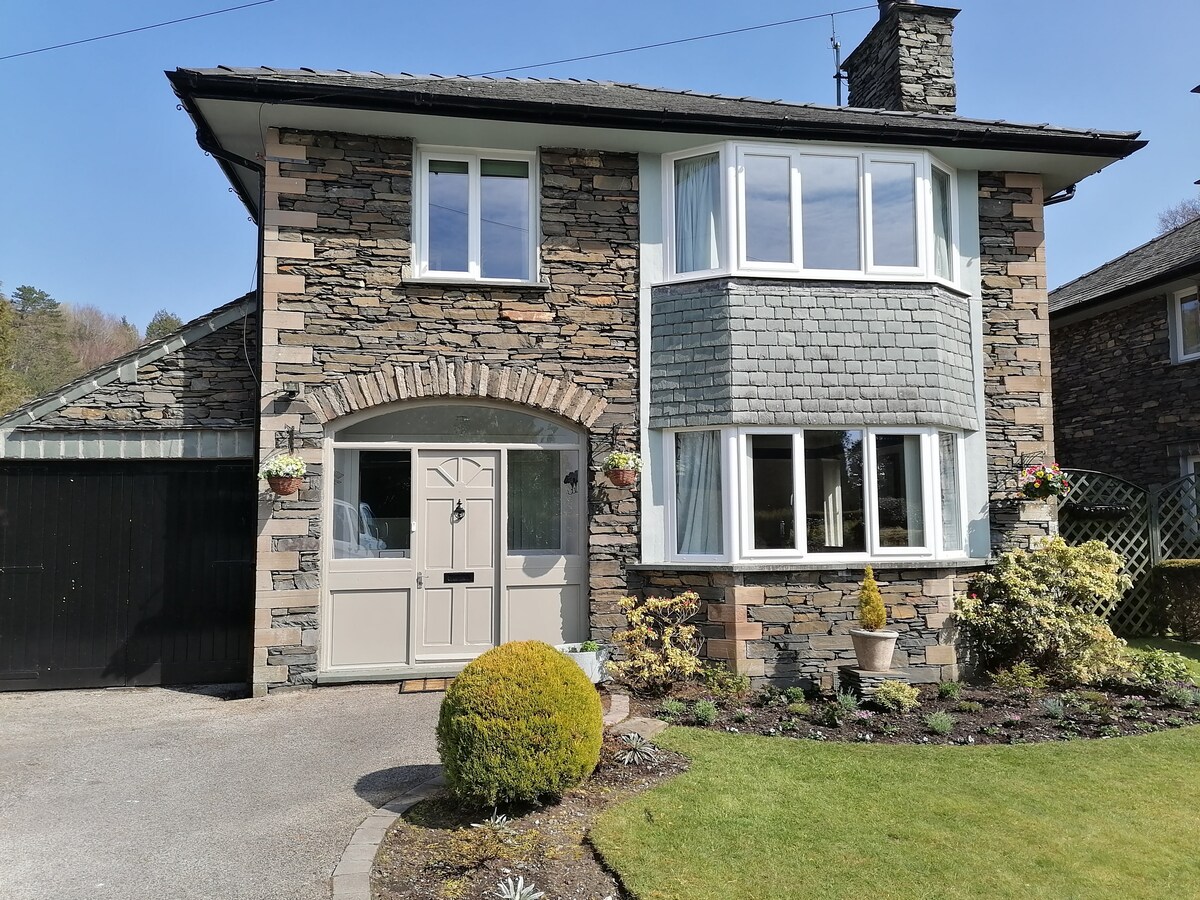 Traditional Lakeland home in the Heart of Bowness Houses for Rent in