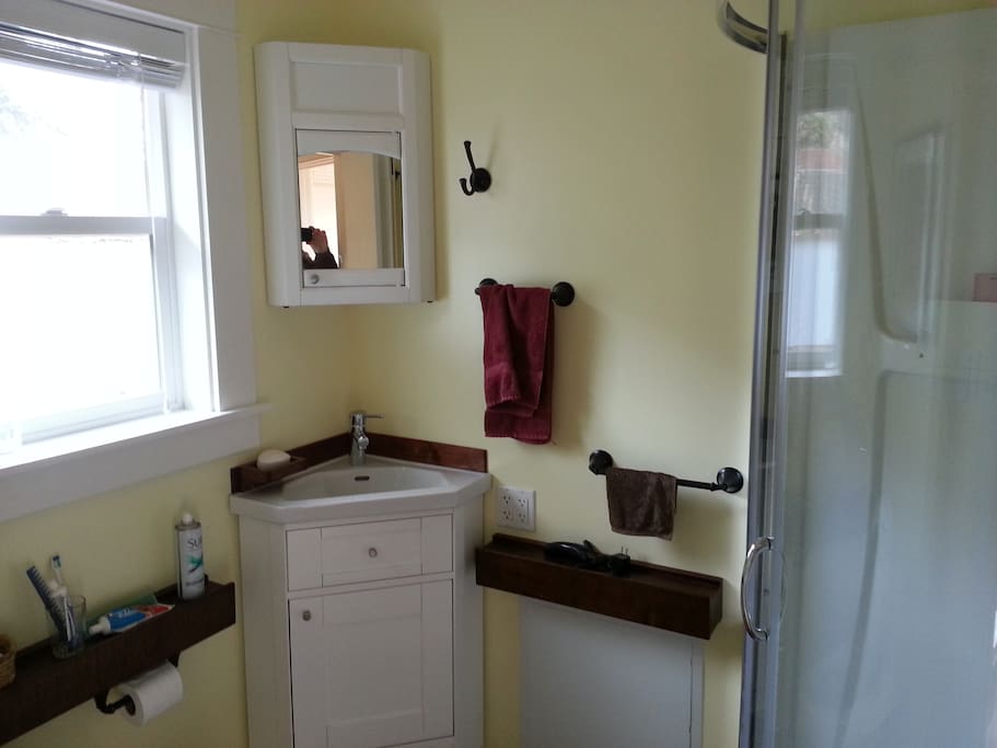 Small Bath/Shower upstairs next to rooms