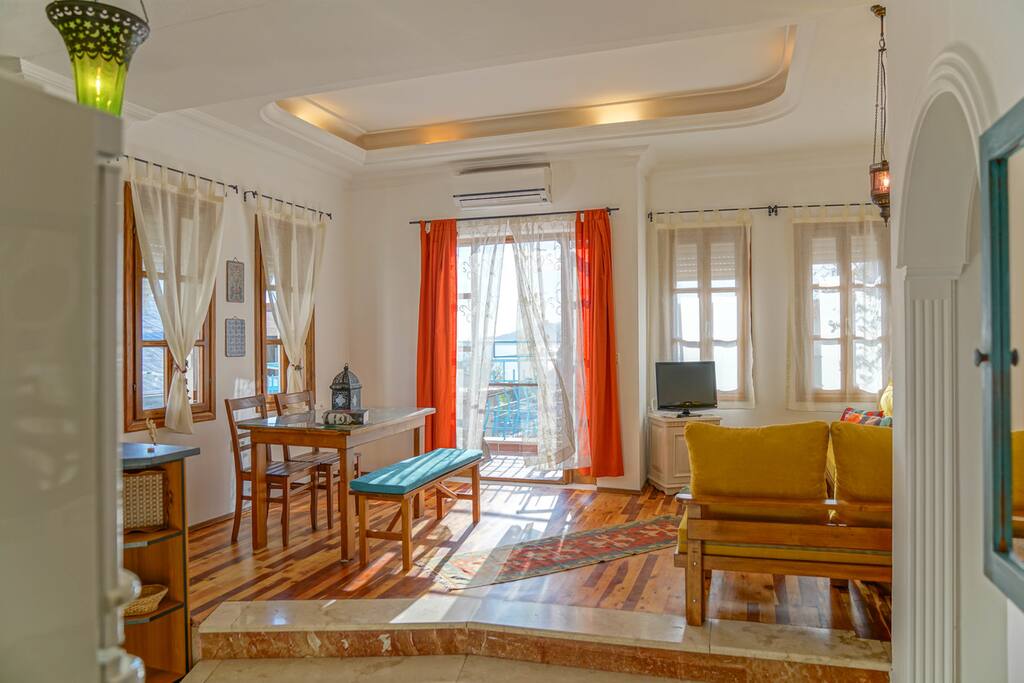 Living Room / Oturma Alanı