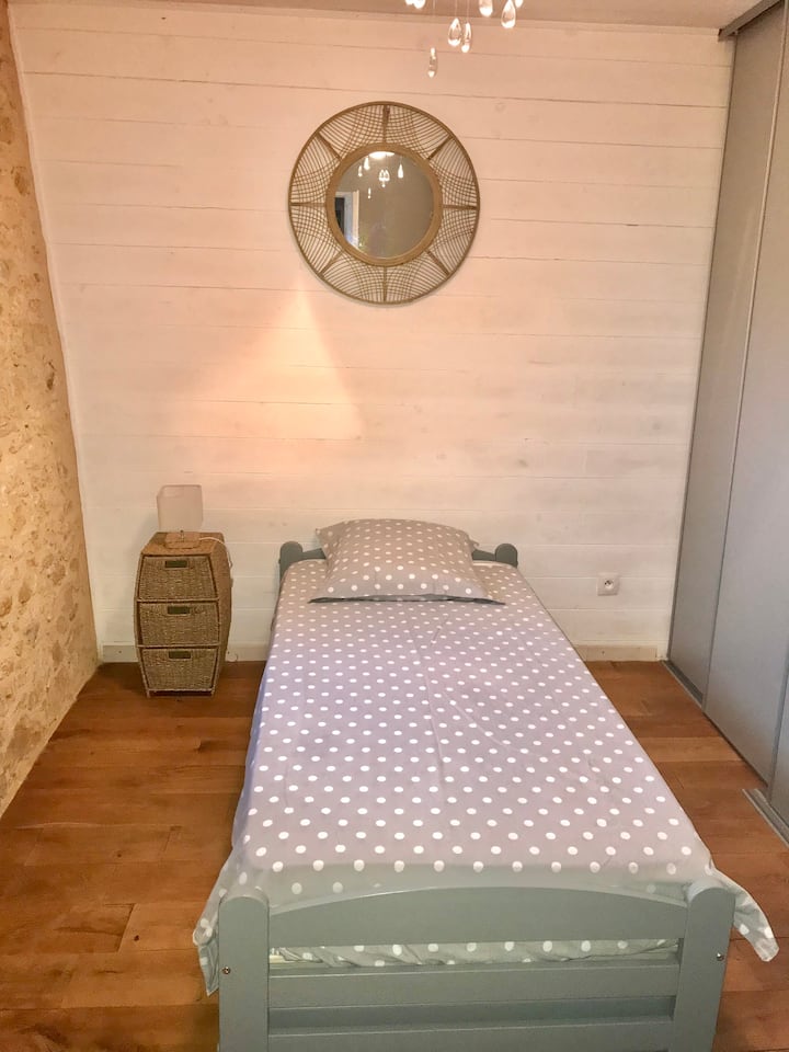 საძინებელი 3