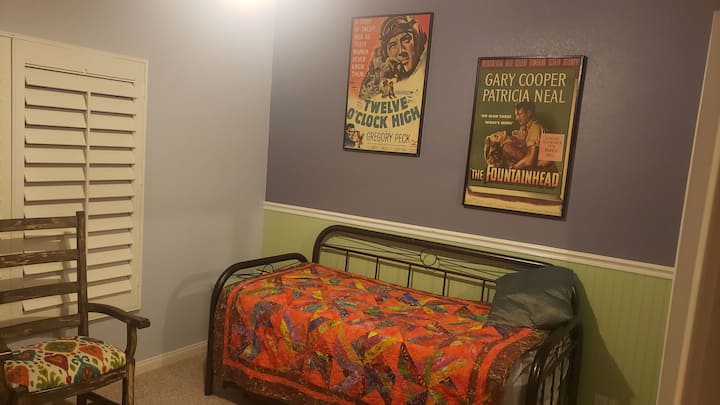 חדר עם שתי מיטות יחיד