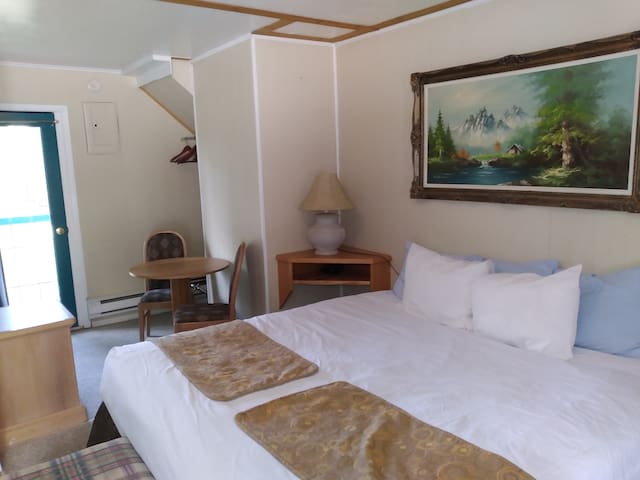 Apple Tree Inn managed Airbnb listing 1