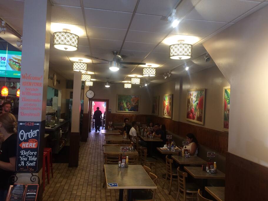 Foto van 1428 HAIGHT Patio Cafe & Crepery in Haight-Ashbury