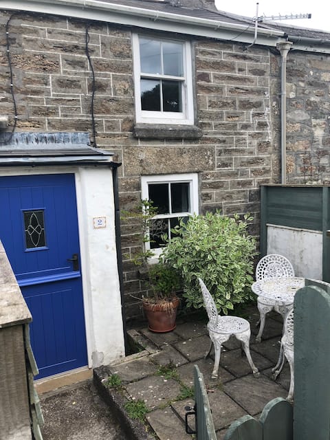 2 Merritts Hill