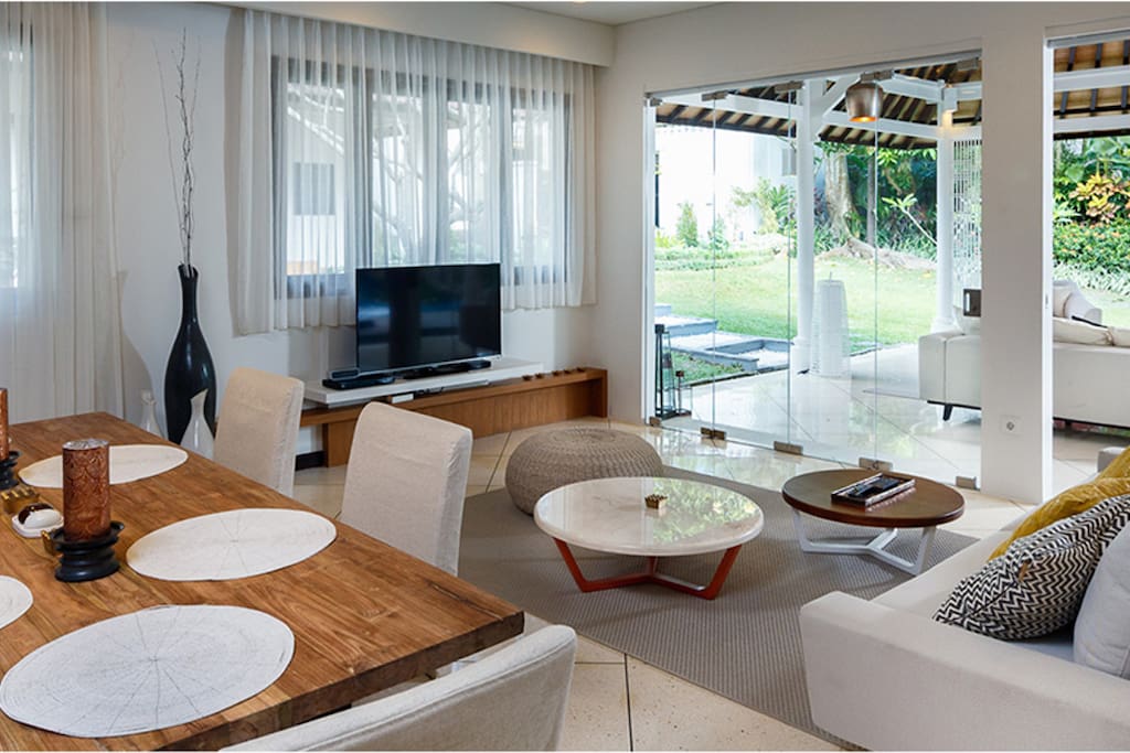 TV room & Dinner table