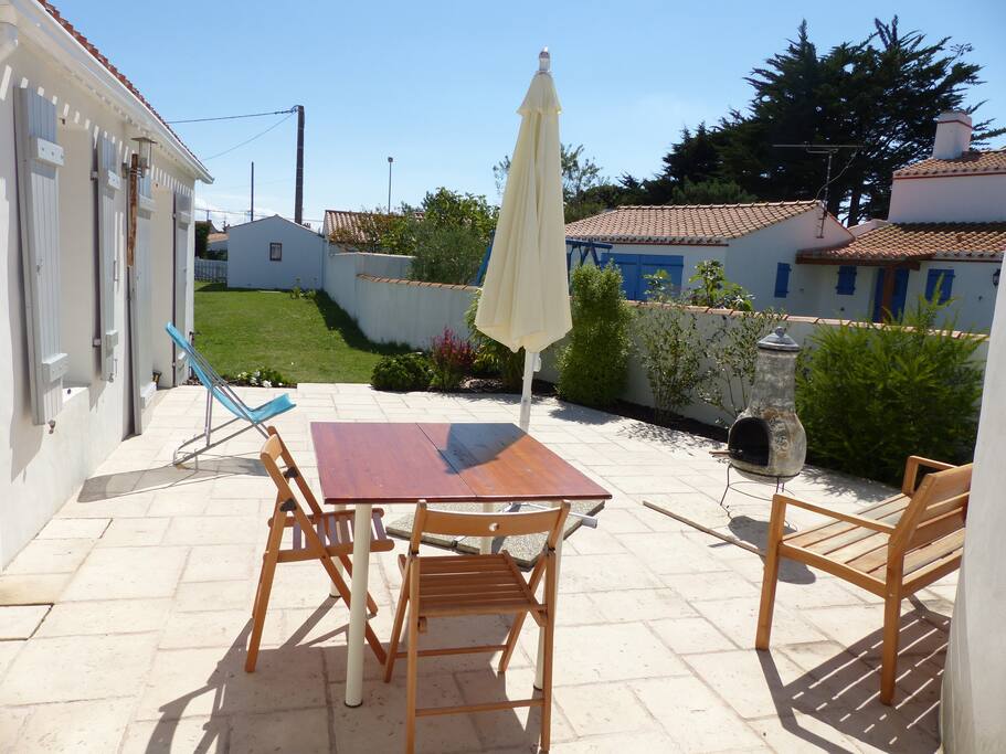 Terrasse vue de la véranda