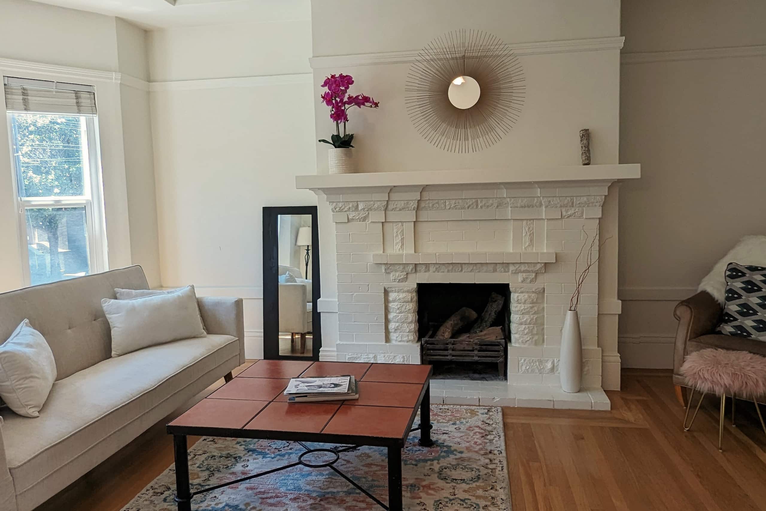 Home in San Francisco · ★4.98 · 2 bedrooms · 3 beds · 1 bath - Image 1