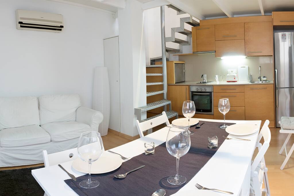 Sala comedor y cocina en 1era planta