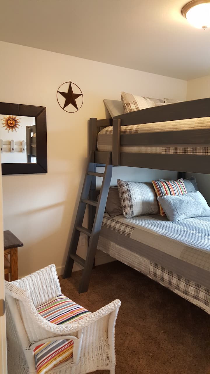 Volwassene, tweepersoons queensize bedden! We passen heel goed bij grote gezinnen!