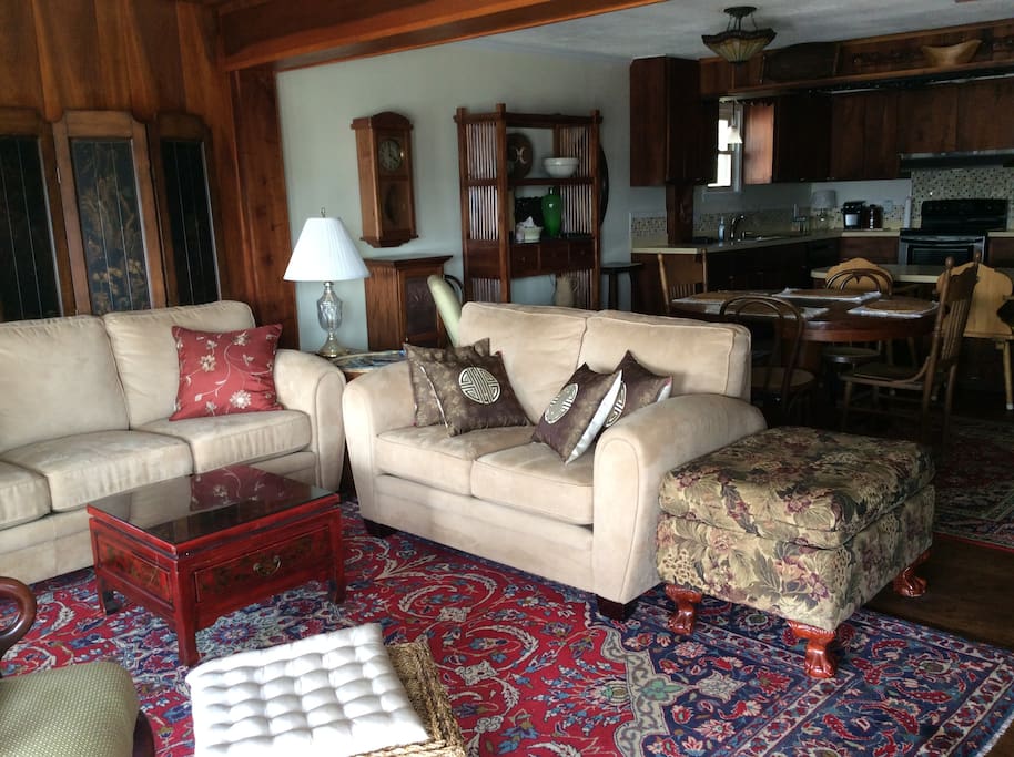 Living Room with 42" TV with Dvd and streaming services (no cable or satellite TV)