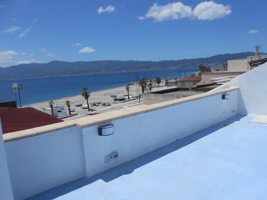 Terrazza con vista sullo Stretto di Messina
