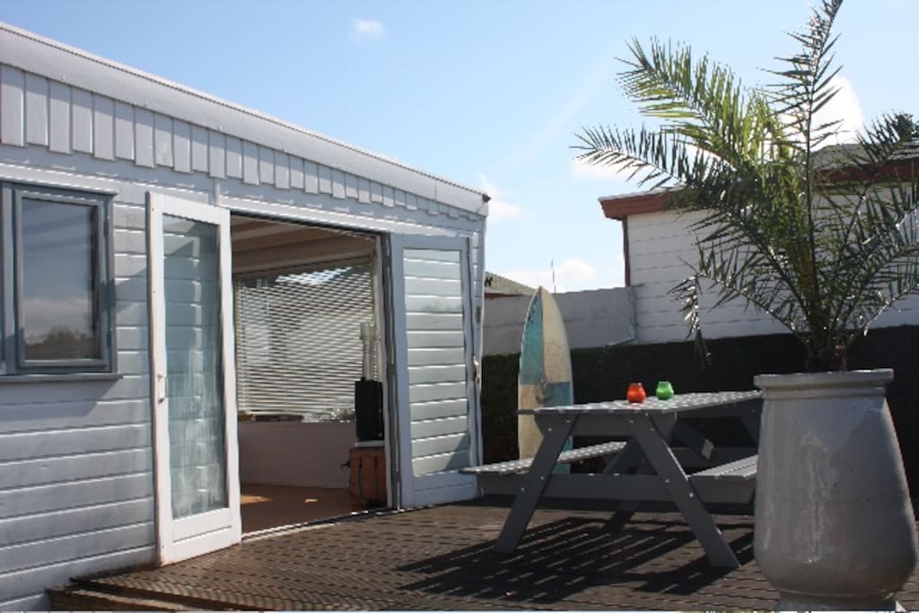 houten chalet met terras