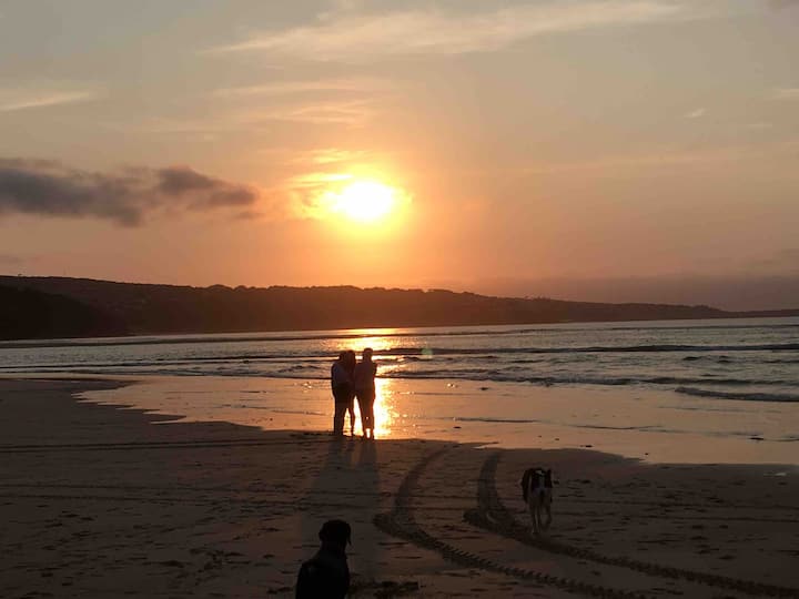 Parsnip Cottage in Hayle near the Surf Beach Houses for Rent in Hayle