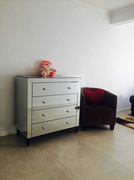 Guest Bedroom ensuite