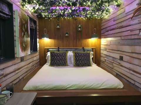 Successful Airbnb property: Cosy 'Scandi' Hut a stroll from Windermere Lake. in Windermere And Bowness