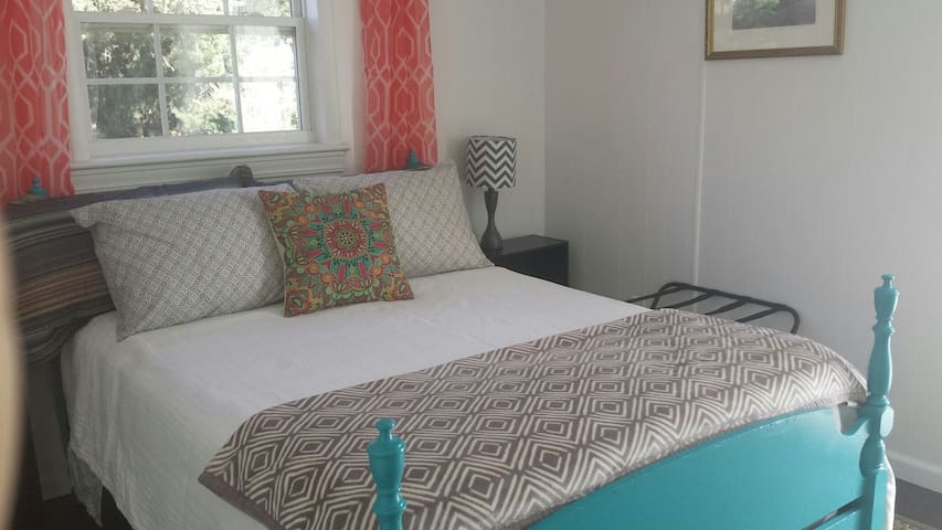 Guest Suite with Private Entrance Close to Beach