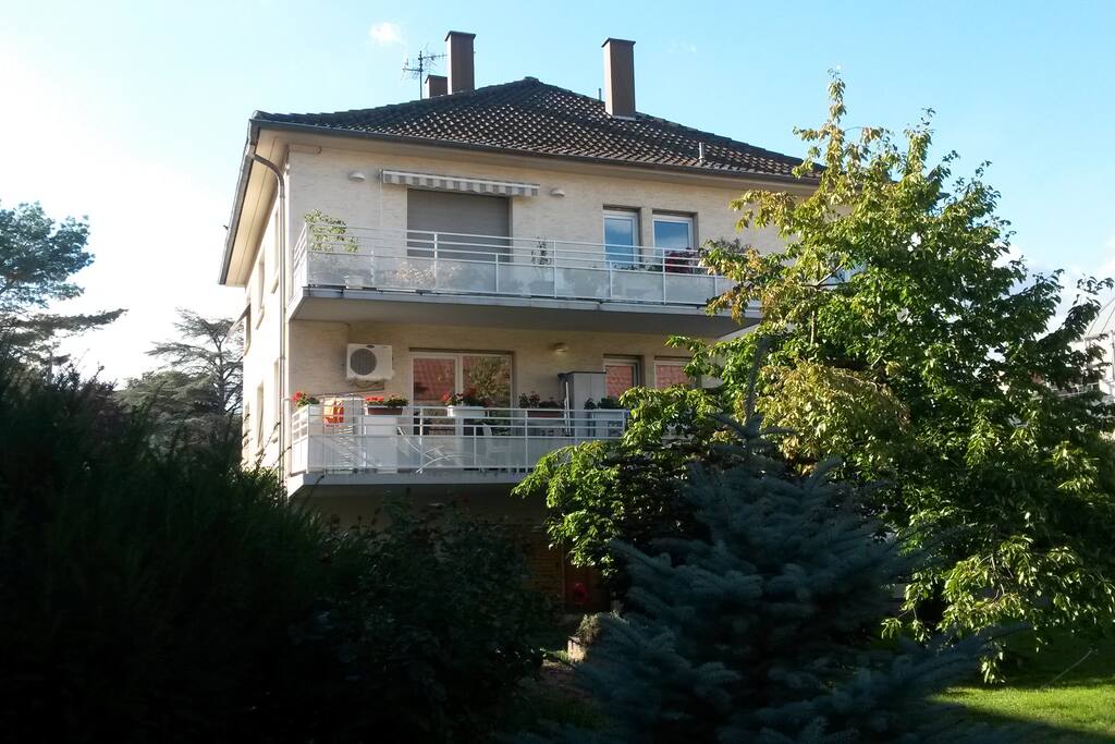 Vue arrière de la maison - back side of the house