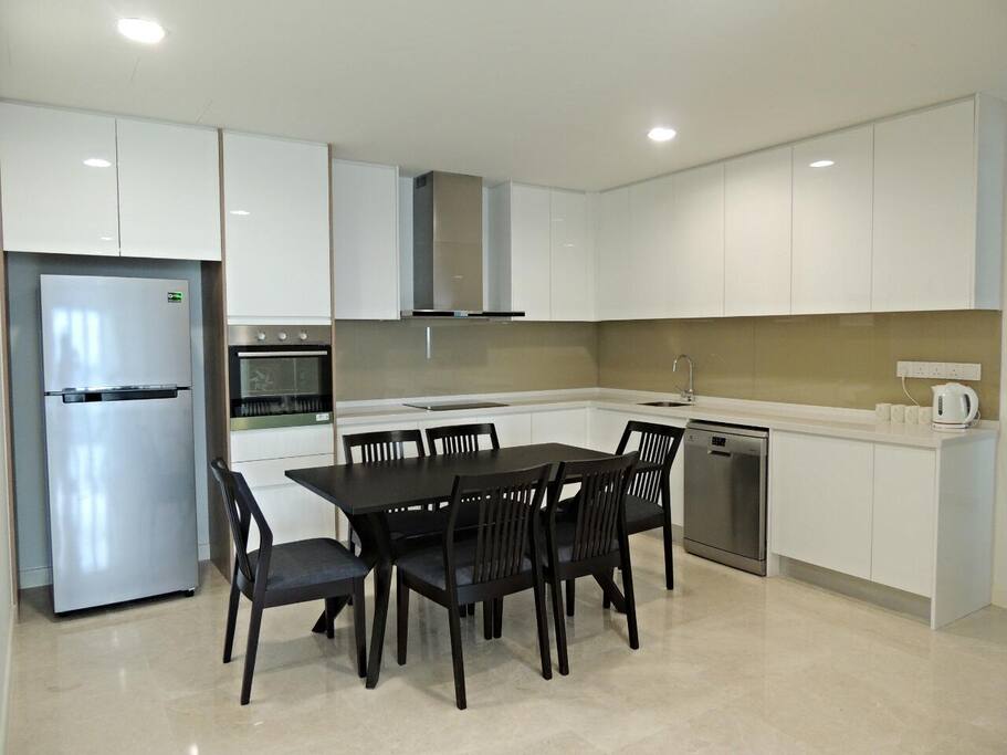 Dining room/kitchen