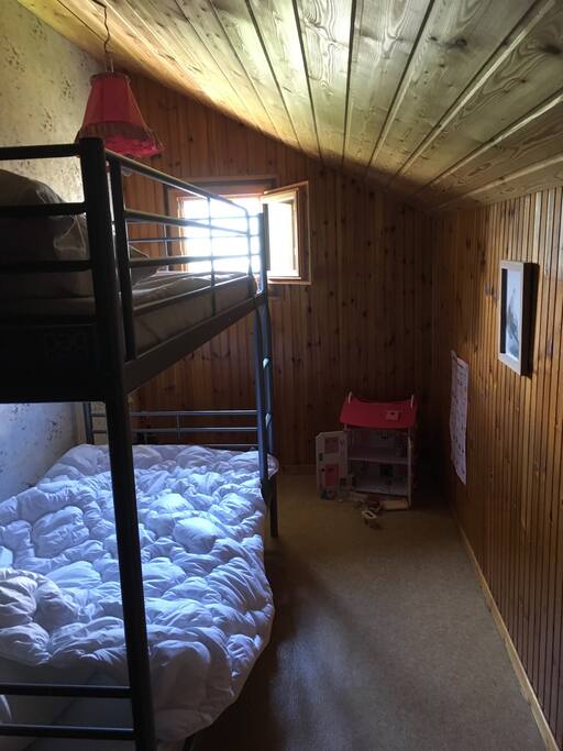1 chambre avec lits superposés