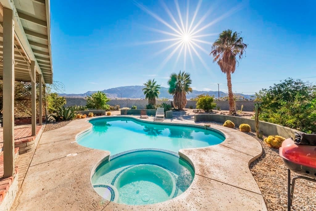 Forever 29 Private Hot Tub & Pool/ Resort Houses for Rent in