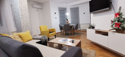 Paradiso BN 1 stan strogi centar Bijeljine