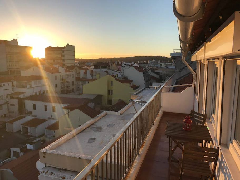 balcony (right side)