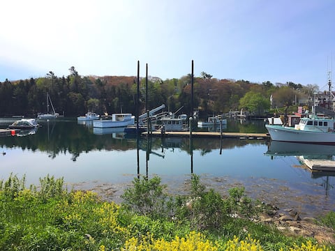 Rustic Waterview Maine Cottage