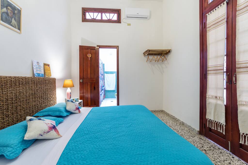 Habitación con clima y baño grande privado