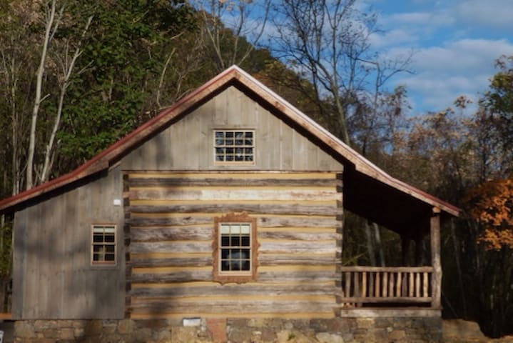 Riverstone Cabin Houses For Rent In Hot Springs North Carolina