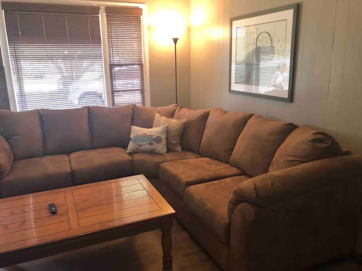 Lakeside Guest Cottage @ Village Inn - Breckenridge, TX