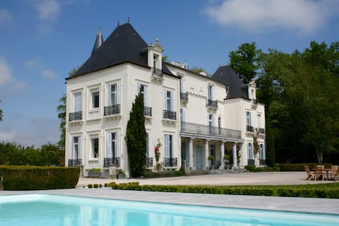 Chateau Mont Joly B&B: "La Tour" (near Pau)