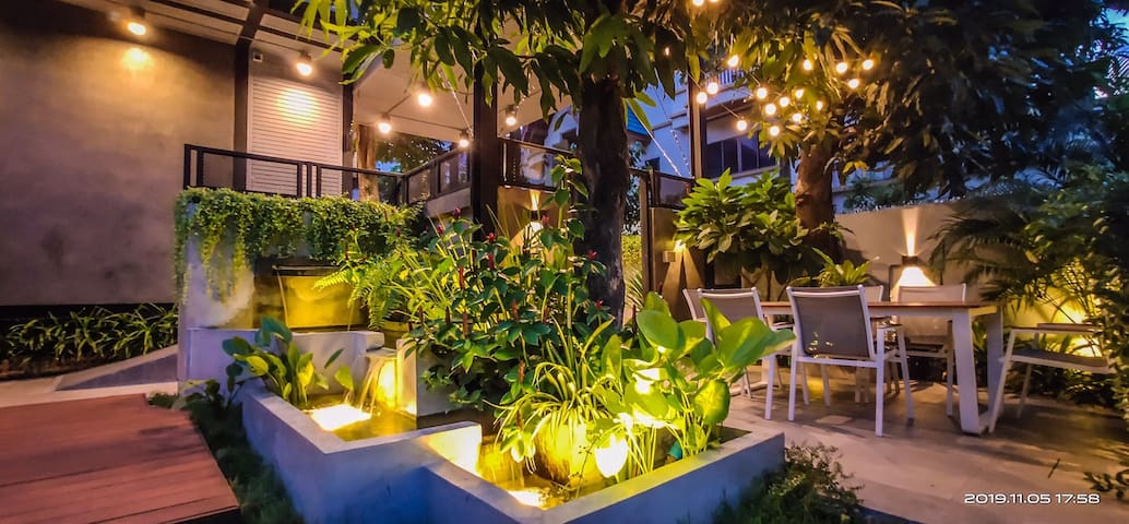 Garden and pool Villa bangkok MRT 独栋网红民宿，双层钢结构不怕地震 gallery image 2