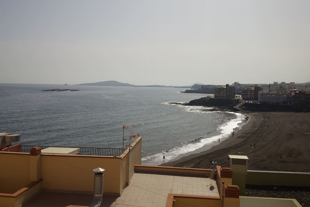 Vista a la playa desde el salón