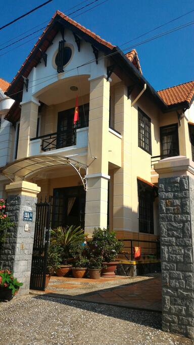 The Entire House with 3 Bedrooms (12 People Capacity in Total)