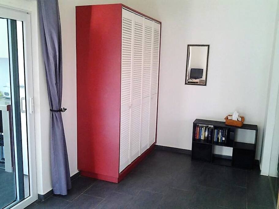 Schlafzimmer / Bedroom