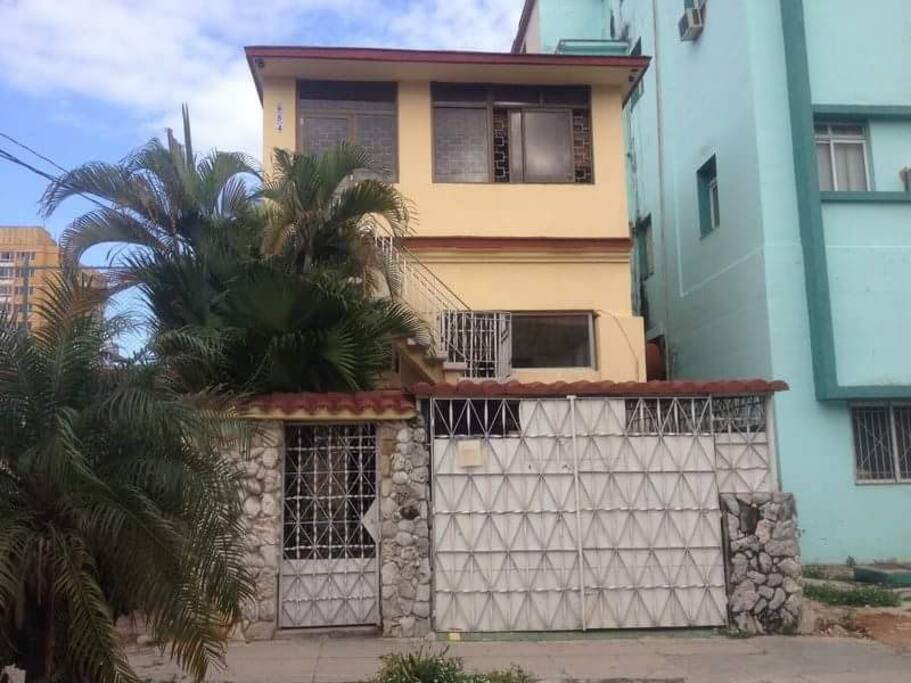 la fachada de la casa
