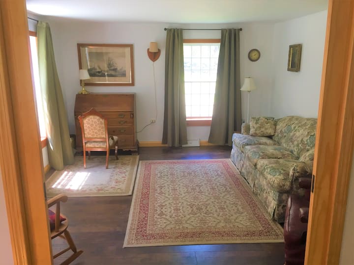 起居室， 2间卧室，配有沙发床。
