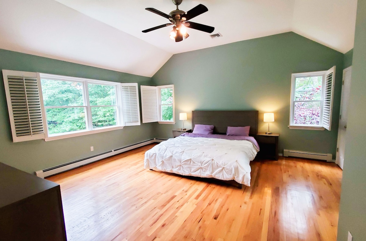 KING BED in Master BR with lots of space and sunlight. Master bath has a shower, jetted tub and dual vanity.