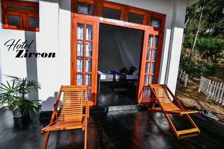 Zircon Ella ,Deluxe triple room,(B&B)