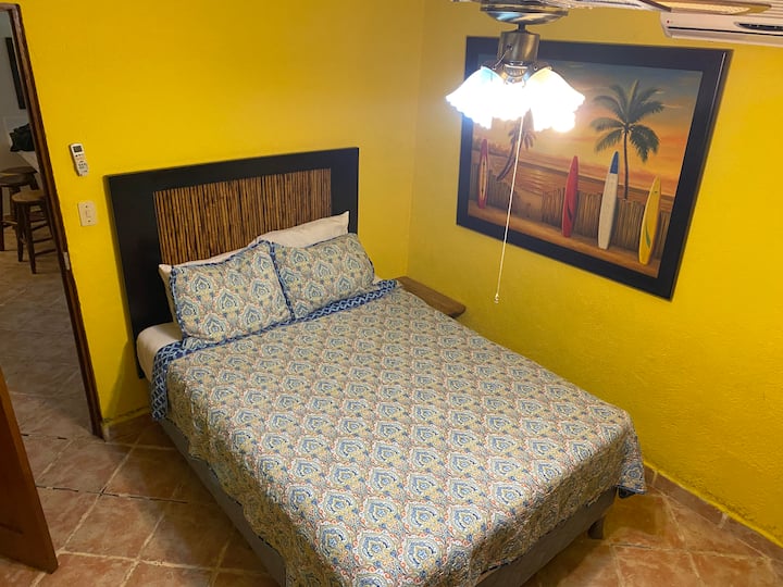 Middle bedroom with access to shared bull bathroom 