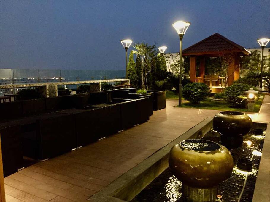 In Times City area, Park Hill 10 building is the only building which has Rooftop Sky Garden at 35th floor.
You can access from 34th floor’s stairs. Open 6:00 - 23:00 eveyday
(Using fee: Free)