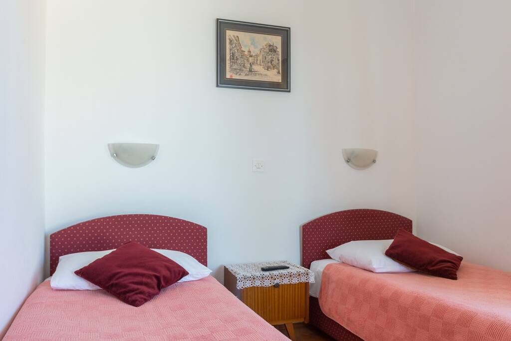 Room Meri