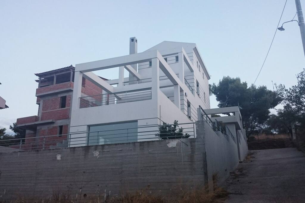 Η είσοδος